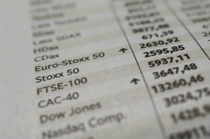 Eurostoxx, Wort, Text,  Nahaufnahme, Makro, Zeitung, Euro, Stoxx, Börse, Börsenkurs, Index, Indizes, xetra, Aufschwung, Krise, Börsenkrise, Finanzen, Kurse, Aktien, Europa, Konjungtur, Geld, Anlage, Information, Kurs, Gewinn, Notierung, Spekulation, Wert, Dax, CDax, FTSE, CAC
